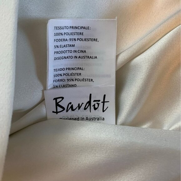 Revolve BARDOT White Dramatic Off Shoulder Bell Sleeve Top Size Small Blouse - Picture 7 of 7